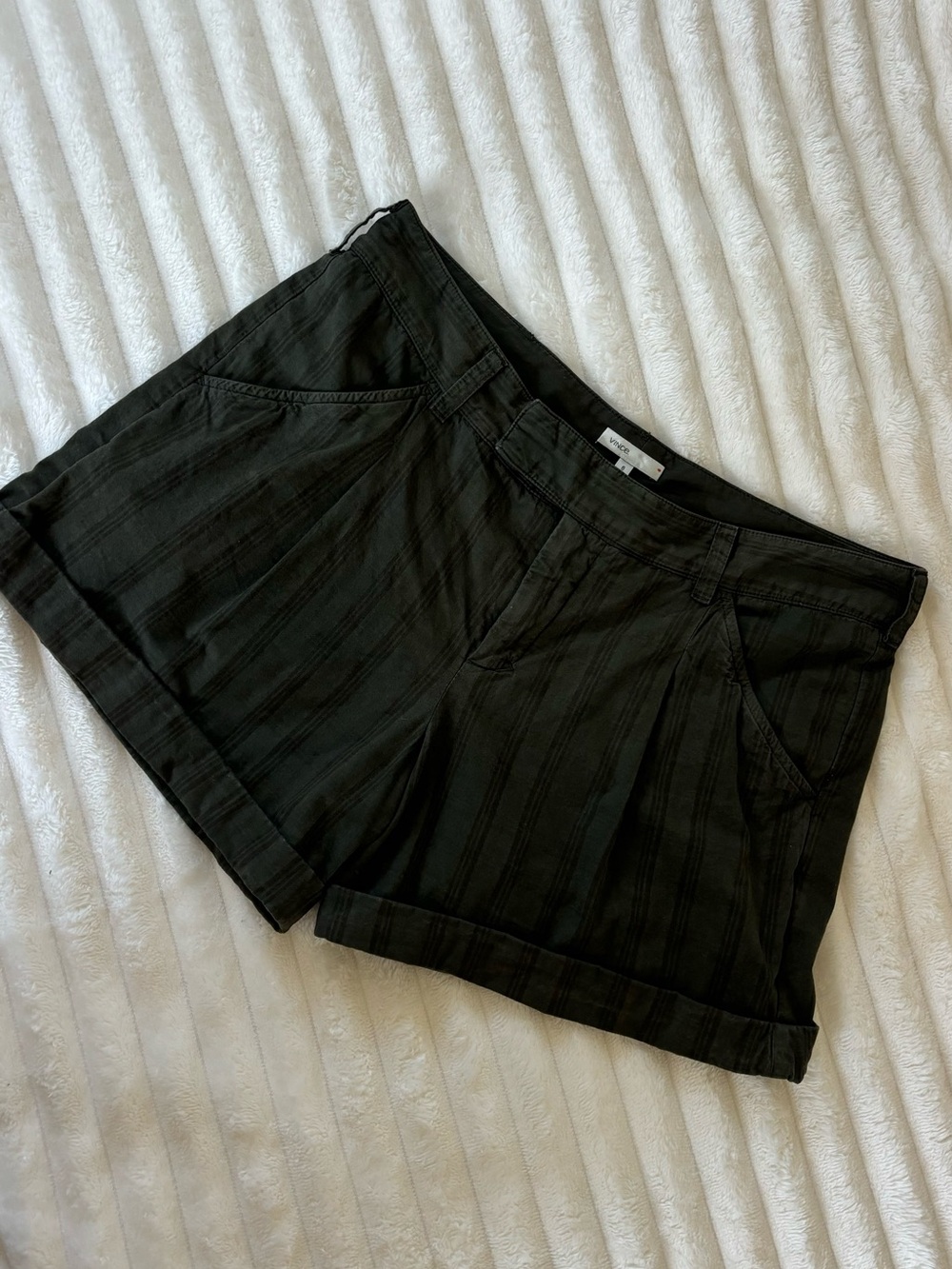 Vince, olive-green shorts